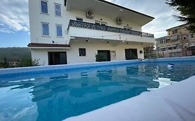 Baza Hostel - Swimming Pool