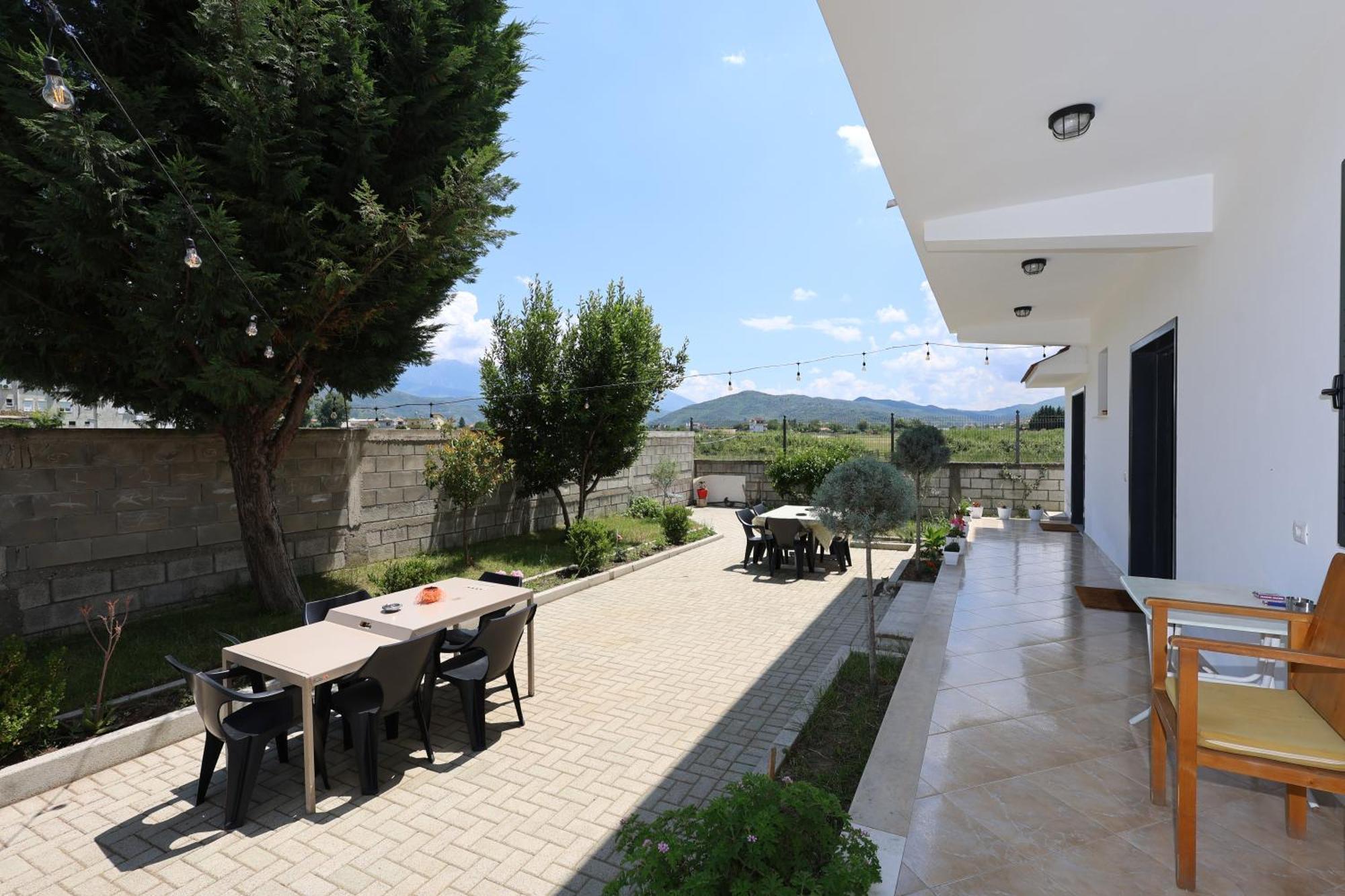 Baza Hostel - Swimming Pool Berat Exterior foto