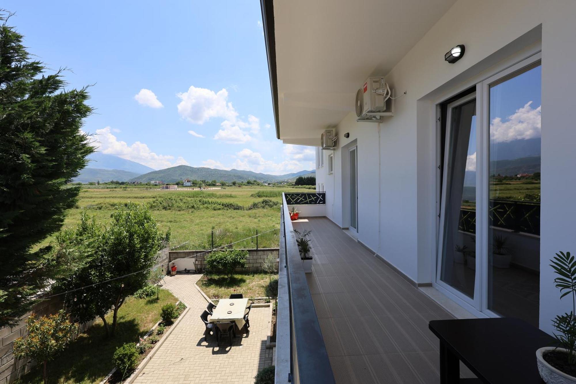 Baza Hostel - Swimming Pool Berat Exterior foto